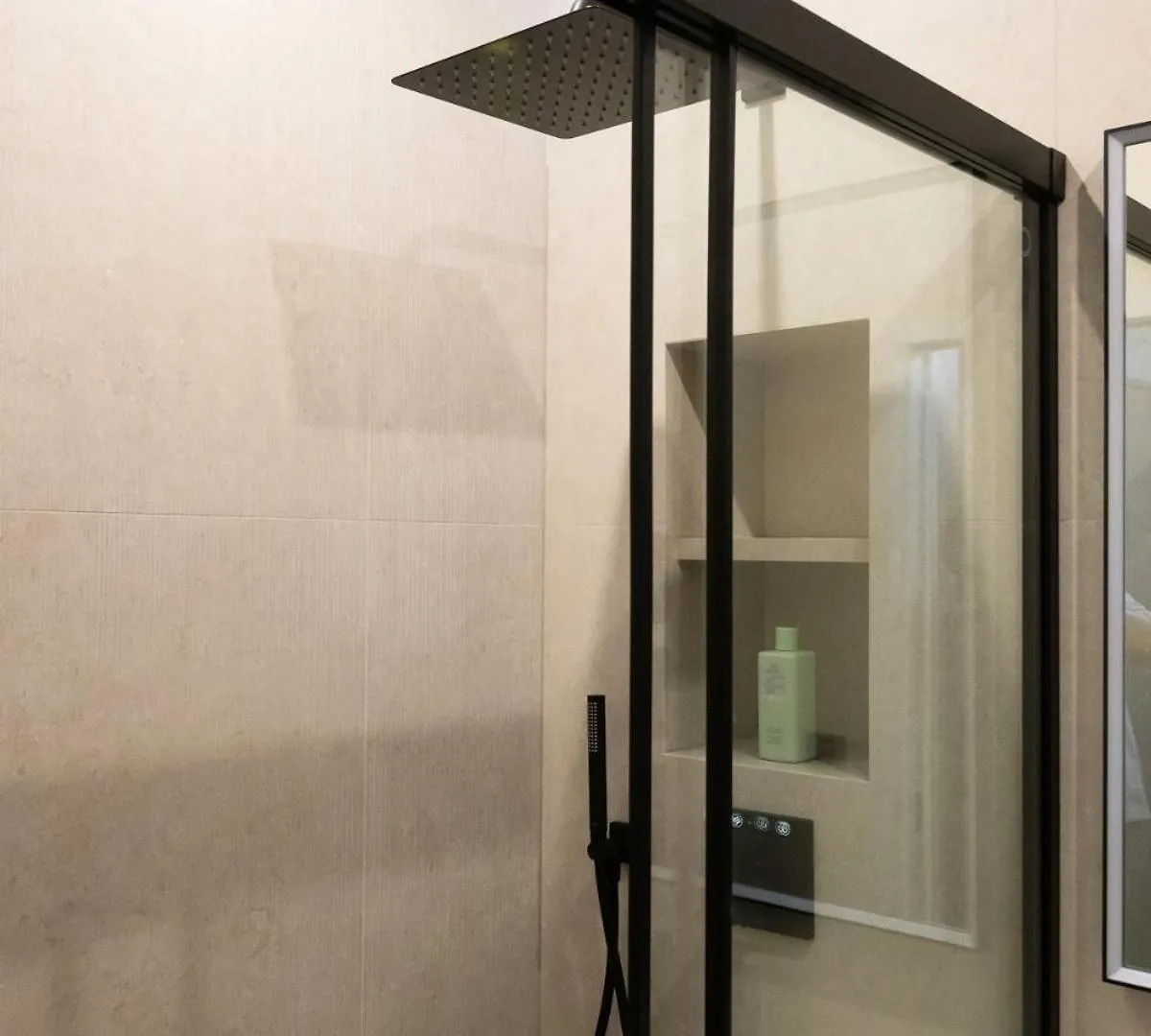 Appartement Neuf Et Luxueux Climatise A Paris 17 Apartment