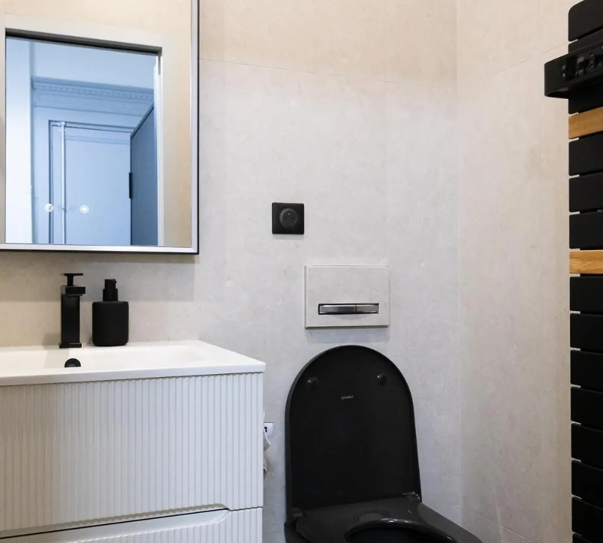 Appartement Neuf Et Luxueux Climatise A Paris 17